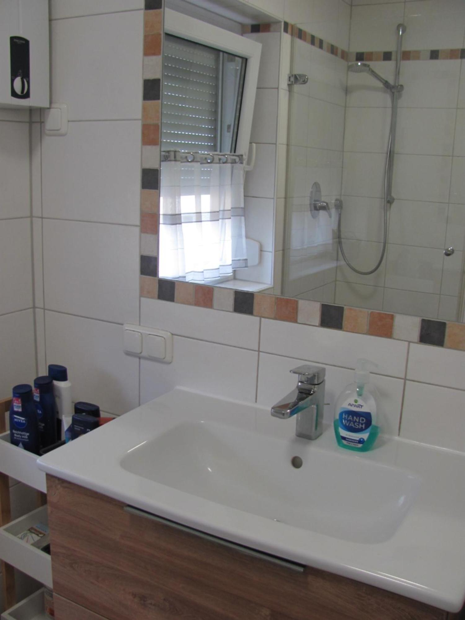 Trunkelsberg #3 Gemuetliches Ruhiges Zimmer Gartenblick, Gemeinschaftsbad W-Lan Airport Nah Gelegen Mit Late Night Check In Haus Nr 9,5 מראה חיצוני תמונה